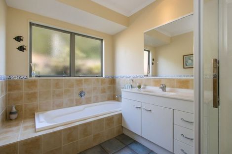 Photo of property in 181e Omokoroa Road, Omokoroa, 3114