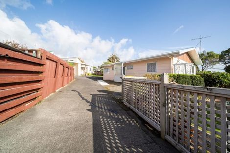 Photo of property in 3/166 Ngamotu Road, Spotswood, New Plymouth, 4310