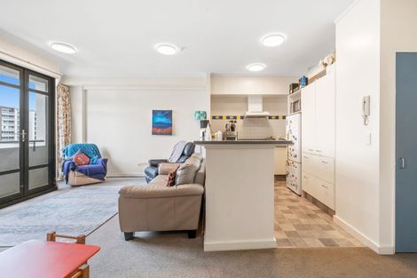 Photo of property in 17 Kent Terrace - Kent Apartments, 5c/16 Kent Terrace, Mount Victoria, Wellington, 6011