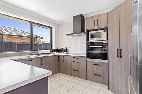 Photo of property in 23 Seabreeze Place, Papamoa Beach, Papamoa, 3118