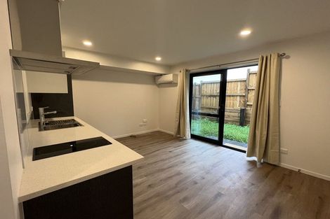 Photo of property in 15 Matukutureia Lane, Manurewa, 2102