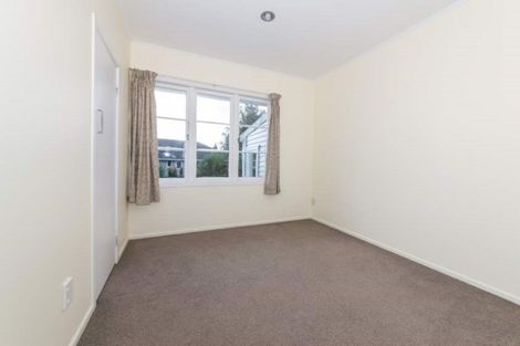 Photo of property in 17 Alma Street, Te Atatu South, Auckland, 0610