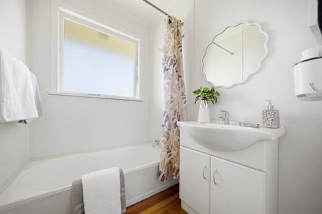 Photo of property in 18 Alma Road, Milford, Auckland, 0620