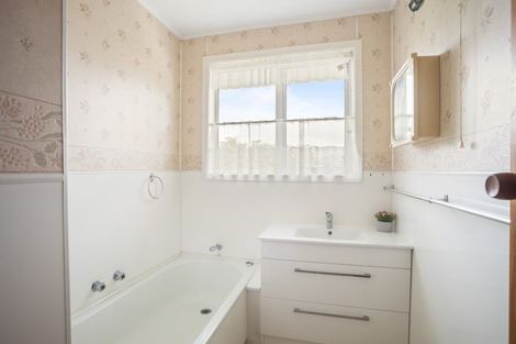 Photo of property in 13 Julian Place, Westown, New Plymouth, 4310