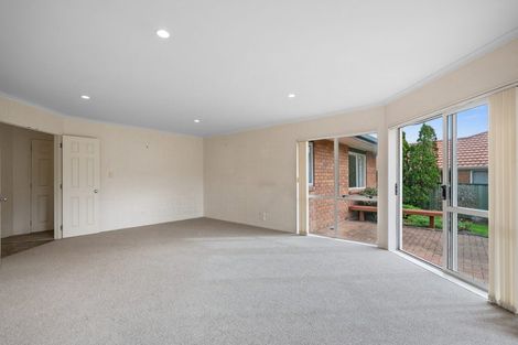 Photo of property in 6 Cabeleigh Drive, Helensville, 0800