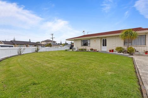 Photo of property in 1/20 Pine Road, Orewa, 0931