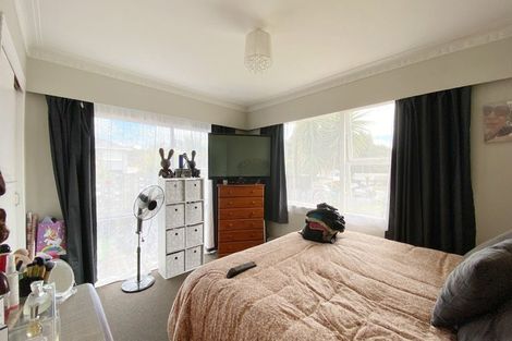 Photo of property in 1 Iorangi Place, Hillpark, Auckland, 2102