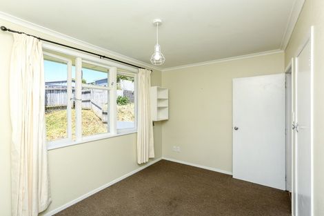 Photo of property in 6a Granby Place, Westown, New Plymouth, 4310