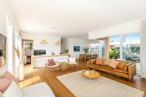 Photo of property in 161 Lemon Street, Strandon, New Plymouth, 4312