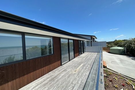 Photo of property in 77 Stratford Drive, Cable Bay, 0420