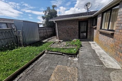 Photo of property in 108e Colwill Road, Massey, Auckland, 0614