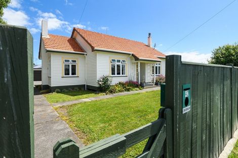 Photo of property in 42 Alexandra Street, Marton, 4710