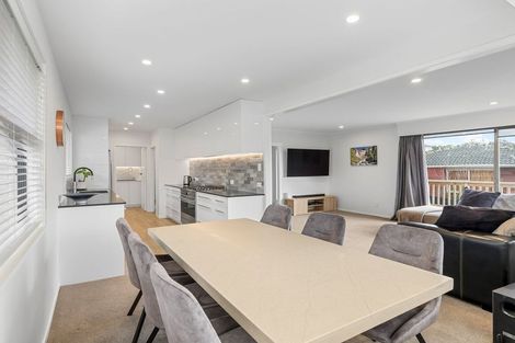 Photo of property in 47 Felgrove Street, Glendene, Auckland, 0602