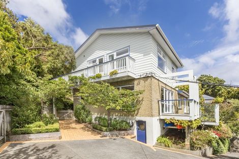 Photo of property in 5 Kellsmere Crescent, Island Bay, Wellington, 6023