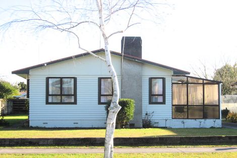 Photo of property in 6 Cedar Place, Hillcrest, Hamilton, 3216