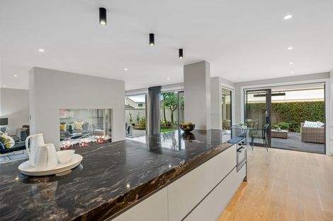 Photo of property in 9 Craig Road, Milford, Auckland, 0620