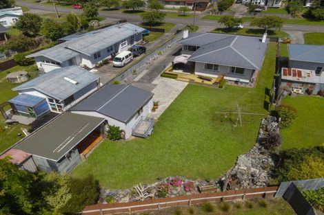 Photo of property in 16 Ongo Road, Hunterville, 4730