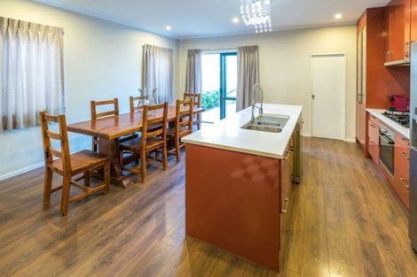 Photo of property in 10 Veneta Close, Flat Bush, Auckland, 2019