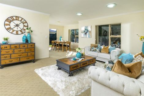 Photo of property in 1 Burton's Drive, Swanson, Auckland, 0614