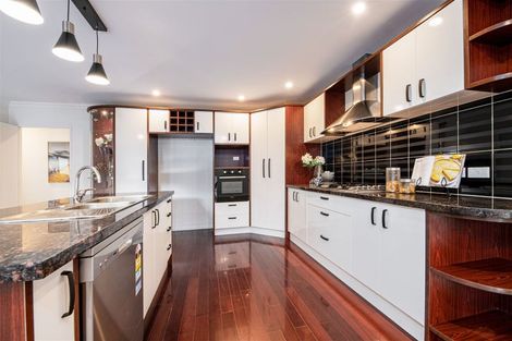 Photo of property in 29 Sapperton Drive, Henderson, Auckland, 0612