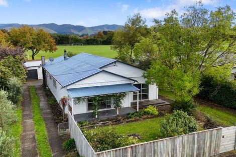 Photo of property in 42 Wyndham Street, Carterton, 5713