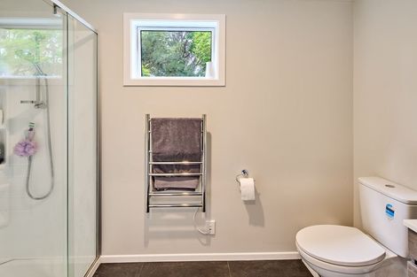 Photo of property in 6 Mayfair Place, Tawa, Wellington, 5028