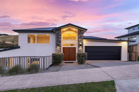 Photo of property in 44 Melksham Drive, Churton Park, Wellington, 6037