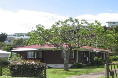 Photo of property in 124 Athenree Road, Athenree, Katikati, 3177