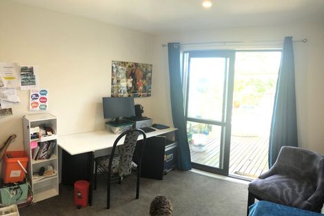 Photo of property in 29 Deverell Place, Northcross, Auckland, 0632