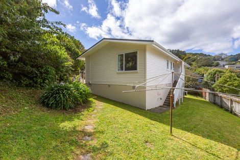 Photo of property in 105 Parkvale Road, Karori, Wellington, 6012
