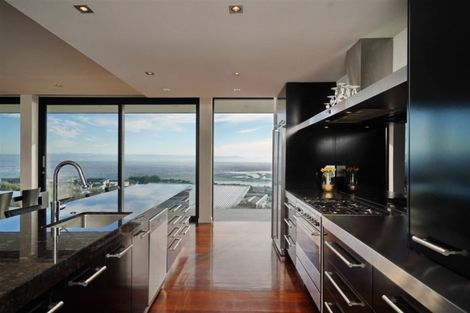 Photo of property in 1 Clearview Lane, Mount Pleasant, Christchurch, 8081