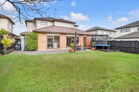 Photo of property in 4 Bridgefield Crescent, Flat Bush, Auckland, 2016