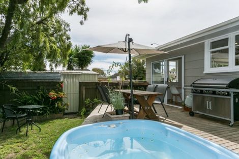 Photo of property in 2 Seddon Crescent, Marewa, Napier, 4110