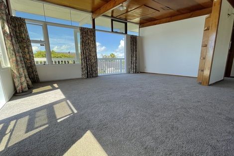 Photo of property in 81 Forrest Hill Road, Milford, Auckland, 0620