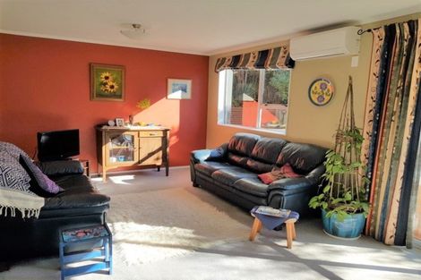 Photo of property in 18 Woolwich Close, Whitby, Porirua, 5024