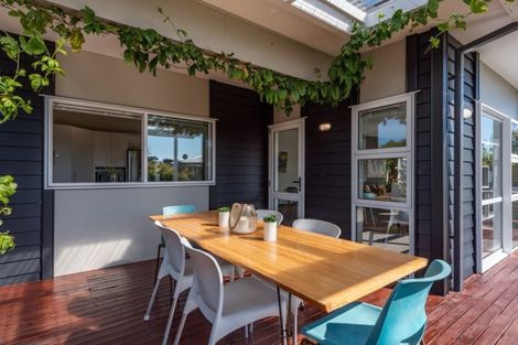 Photo of property in 10 Sue Avenue, Otaki, 5512