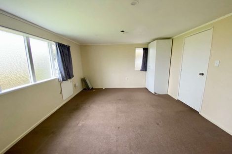 Photo of property in 35 Archibald Road, Kelston, Auckland, 0602