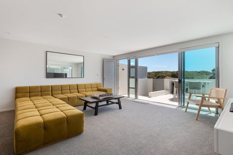 Photo of property in 2/135 Marine Parade, Mount Maunganui, 3116