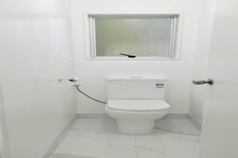 Photo of property in 2/47 Archibald Road, Kelston, Auckland, 0602