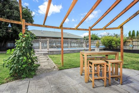 Photo of property in 28 Arataki Road, Havelock North, 4130
