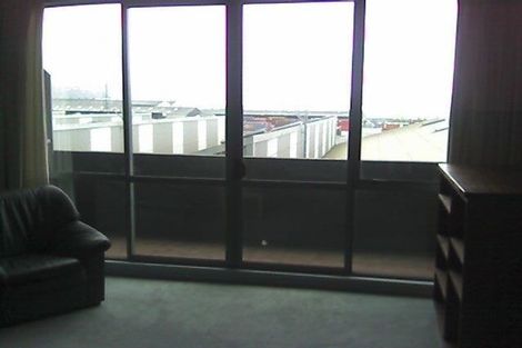 Photo of property in Metro Apartments, 15/220 Thorndon Quay, Pipitea, Wellington, 6011