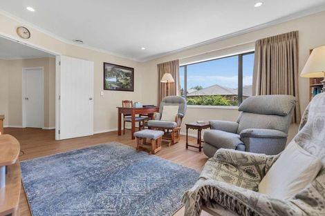 Photo of property in 8a Norfolk Drive, Cambridge, 3434