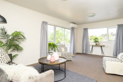 Photo of property in 2/218 East Coast Road, Forrest Hill, Auckland, 0620