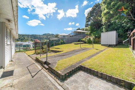 Photo of property in 72 Glen Road, Stokes Valley, Lower Hutt, 5019