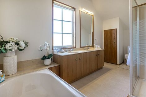 Photo of property in 6 Terrylyn Drive, Hillcrest, Auckland, 0627