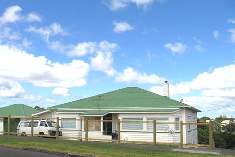 Photo of property in 1/20a Rawene Road, Birkenhead, Auckland, 0626