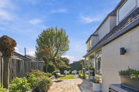 Photo of property in 76b Memorial Avenue, Ilam, Christchurch, 8053