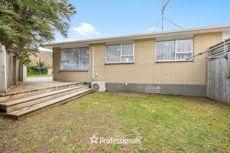 Photo of property in 15b Pencarrow Crescent, Wainuiomata, Lower Hutt, 5014