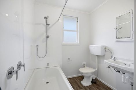 Photo of property in 5a-c Pohutukawa Drive, Tokoroa, 3420