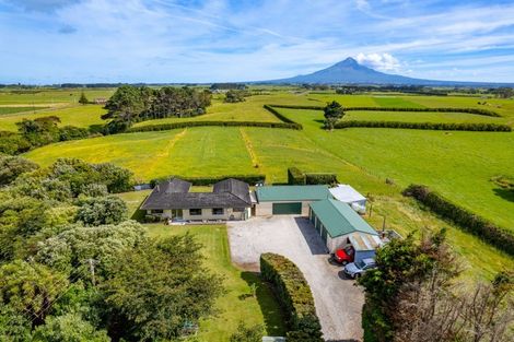 Photo of property in 2062 South Road, Otakeho, Hawera, 4678